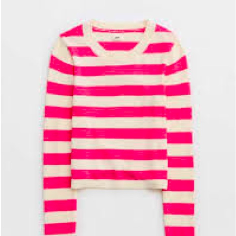 Size m- open back. Not worn once, might even still have the tag on it